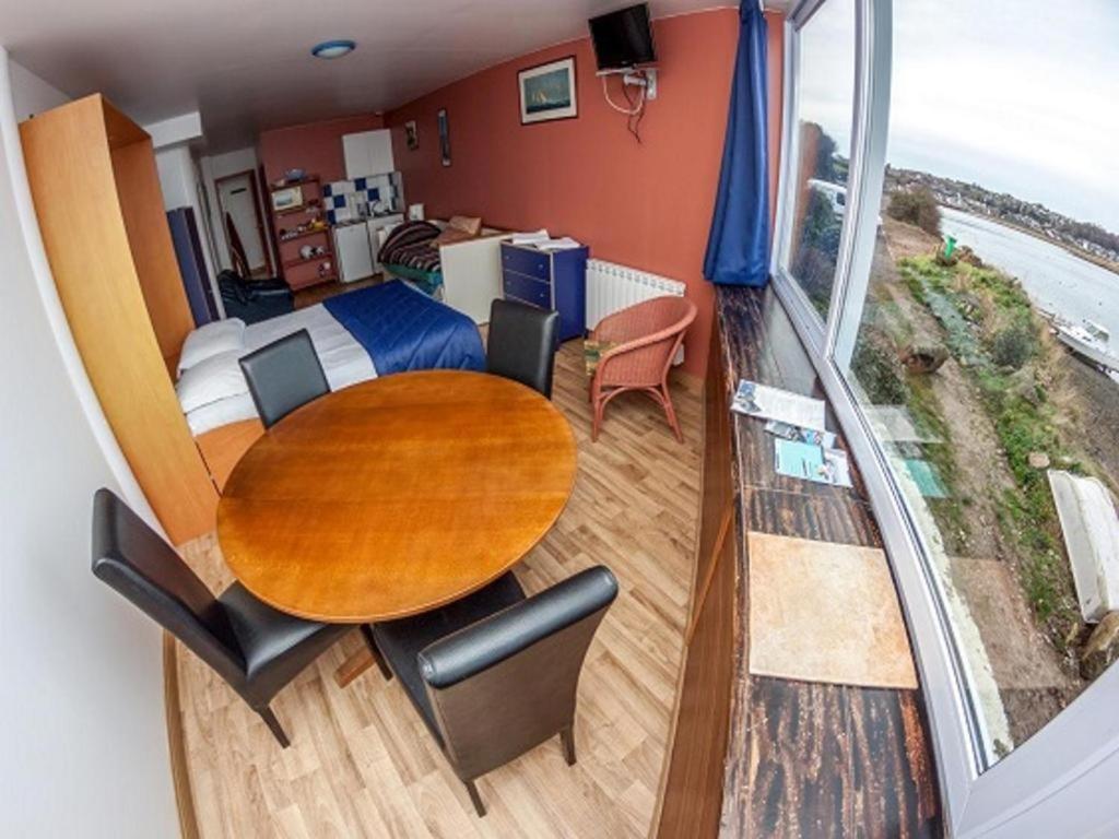 La Presqu' Ile Du Lenn Face A La Mer Lägenhet Louannec Exteriör bild